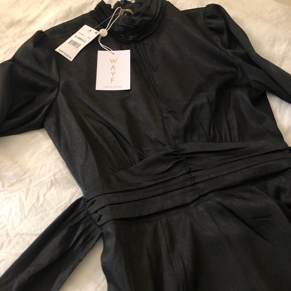 WAYF Black Dress 🖤 - Picture 8 of 9